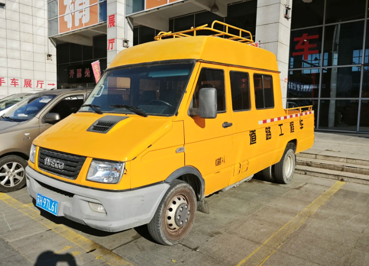 依维柯 得意 2021款 2.5T M1专用平台车